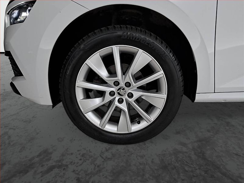 Škoda Kamiq (2021) Style 1.0 TSI - fotka 15 z 18
