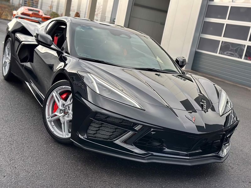 Chevrolet Corvette (2026) C8 Stingray 3LT Magnetic Lift - fotka 3 z 22