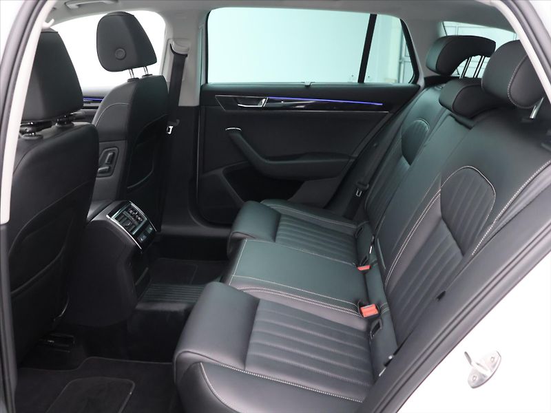 Škoda Superb 2,0 TDI 140kW DSG 4x4 CZ L&K - fotka 14 z 34