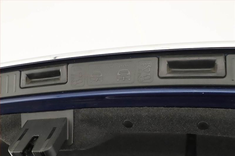 Škoda Superb (2008) Elegance 2.0 TDI, Xenony - fotka 13 z 19
