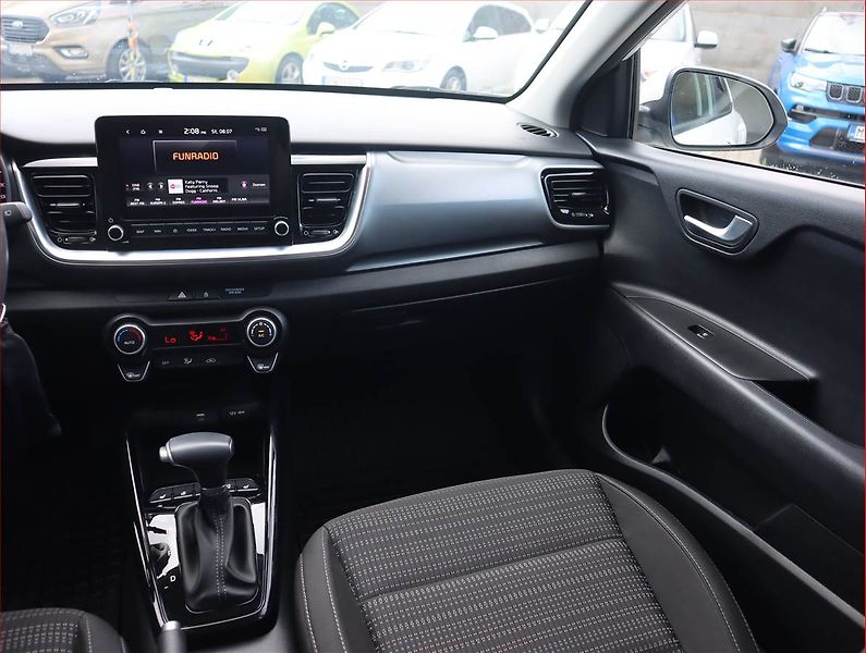 Kia Stonic (2023) 1.0 T-GDI, Automat, Serv.kniha - fotka 8 z 22