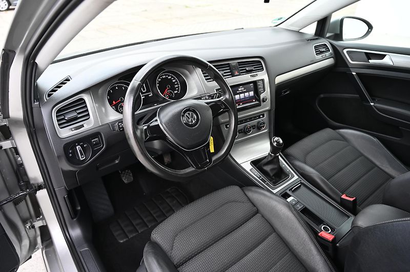 Volkswagen Golf VII 1.2TSI 77KW POHON ŘEMEN  - fotka 23 z 47