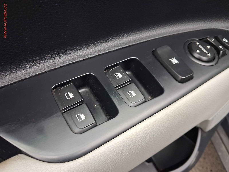 Kia Stonic (2019) 1.4i, ČR, Navi, kamera - fotka 13 z 18