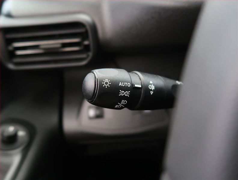 Peugeot Partner (2025) Maxi 1.5 BlueHDi, 3Místa, ČR - fotka 15 z 17