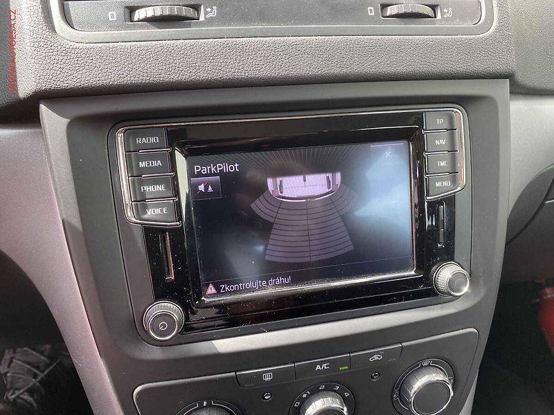 Škoda Yeti (2015) 1.2 TSi, Ambition, DSG, navi - fotka 17 z 17