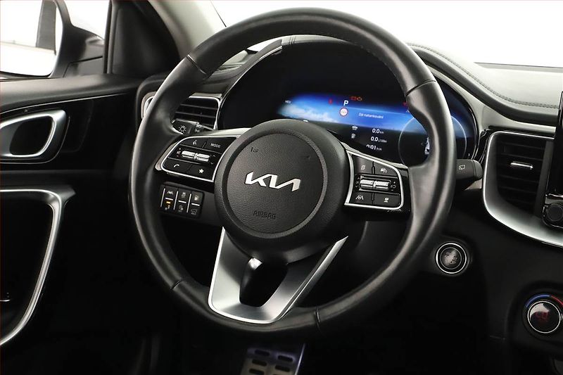 Kia Ceed (2023) Premium 1.6 GDI plug-in - fotka 8 z 19