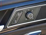 Volkswagen Golf Sportsvan (2015) 2.0TDi, Highline, bixen, TZ - náhled 17