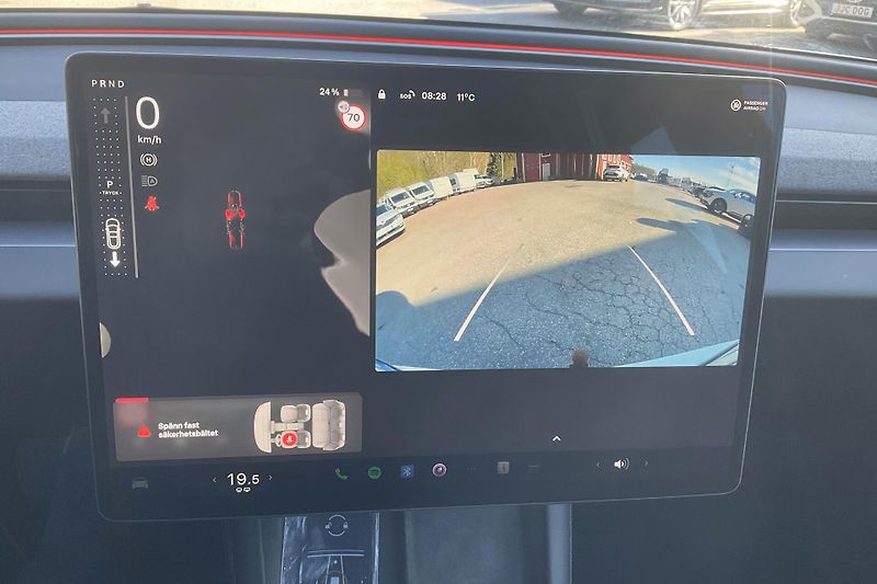 Tesla Model 3 Long Range AWD Highland Tažné - fotka 12 z 16