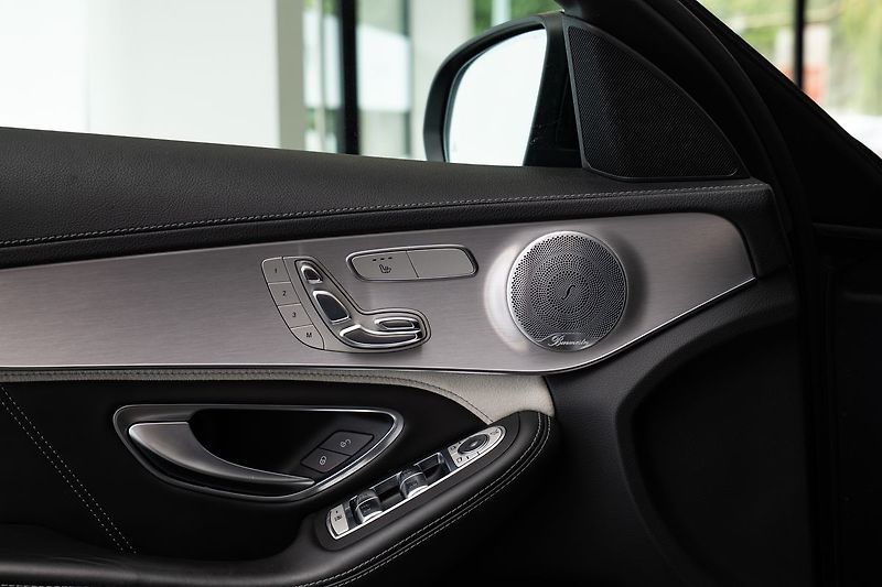 Mercedes-Benz Třídy C C63 S AMG Burmester/360/Pano - fotka 9 z 22