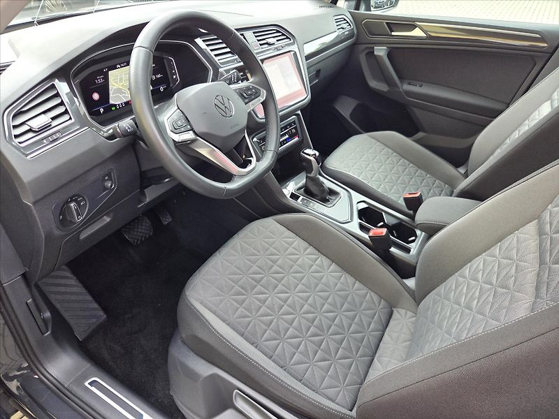 Volkswagen Tiguan 1,5 TSi evo DSG Life 1.maj 16V - fotka 9 z 25