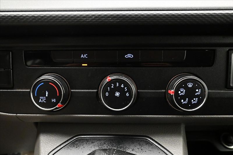 Volkswagen Transporter 2,0 TDI 110kW DSG Navi Záruka - fotka 21 z 29