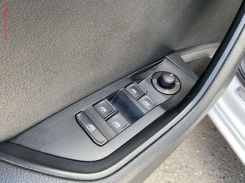 Škoda Superb (2017) 2.0 TDi, Style, STK6/28 - fotka 13 z 18