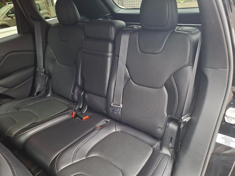 Jeep Cherokee (2019) 2.2M-JET 143kW 4X4 LIMITED - fotka 33 z 46