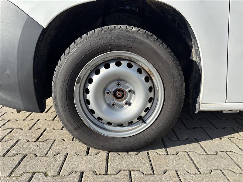 Peugeot Partner 1,2 Puretech 81kW Active L1 - fotka 9 z 33
