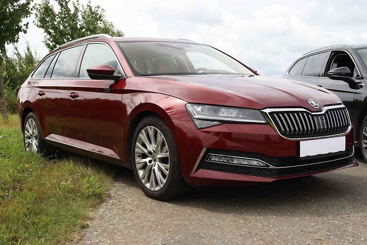 Nová Škoda Superb 2.0 TDI