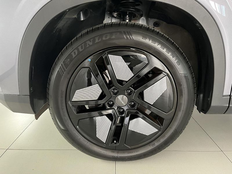 Omoda 5 (2025) 1.6 TGDI PREMIUM - fotka 17 z 21