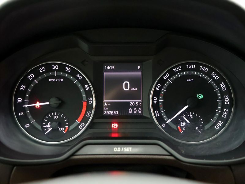 Škoda Octavia 2,0 TDI 135kW 4x4 DSG Scout - fotka 18 z 32