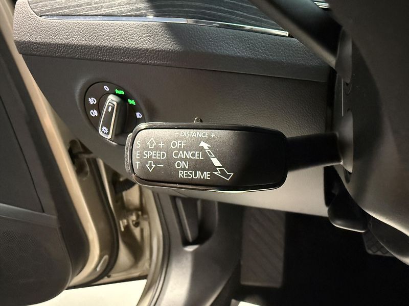 Škoda Superb 2.0 TDI 110kW Style DSG - fotka 9 z 14