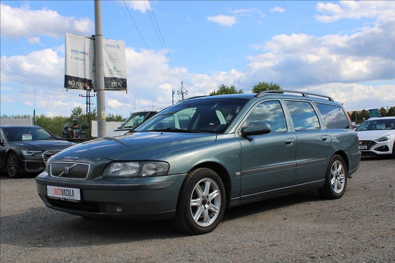 Volvo V70 2,4 D  D5, KLIMA, STK 8/2028 - fotka 1 z 26