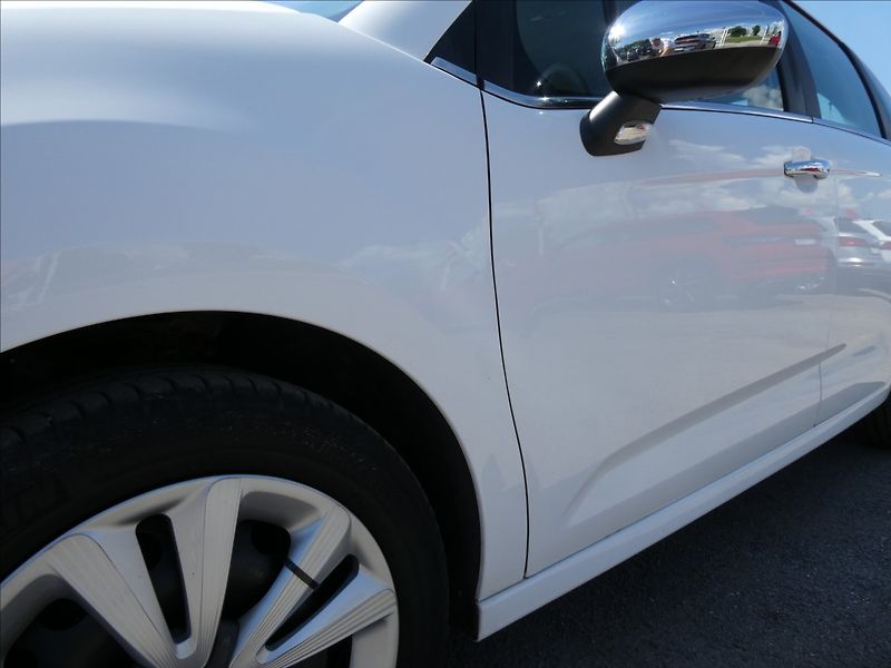 Citroën C3 1,2 i 60kW klima,závěs,2x kola - fotka 14 z 41