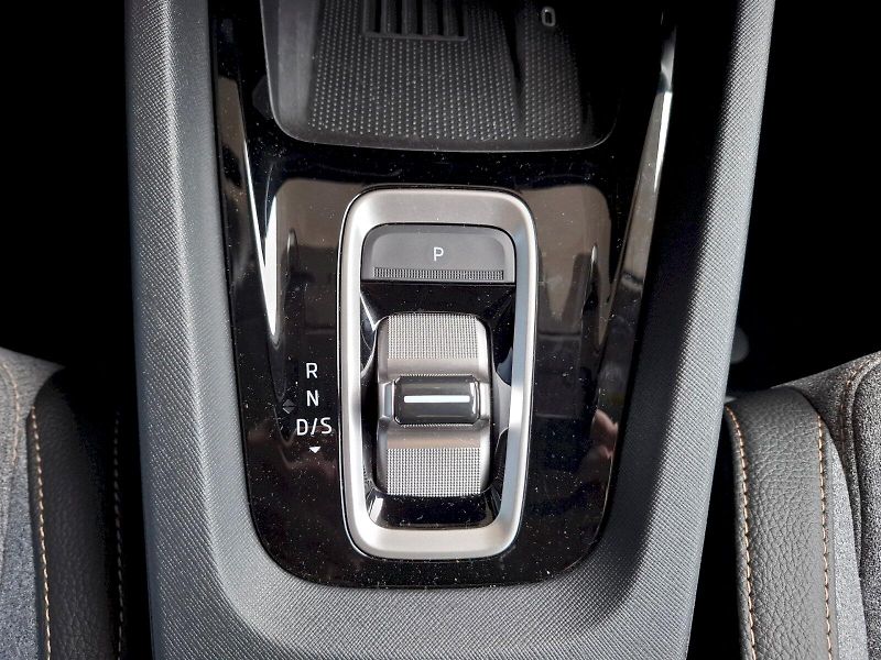Škoda Octavia (2025) COMBI TOP SELECTION 2,0 TDI 11 - fotka 24 z 50
