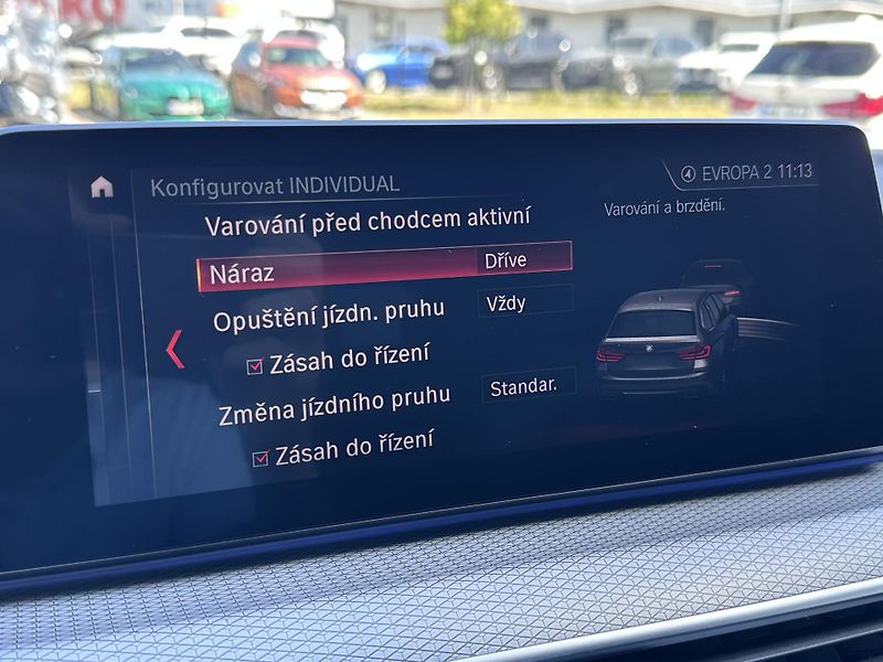 BMW Řada 5 530d xDrive Touring M-Sport - fotka 17 z 28