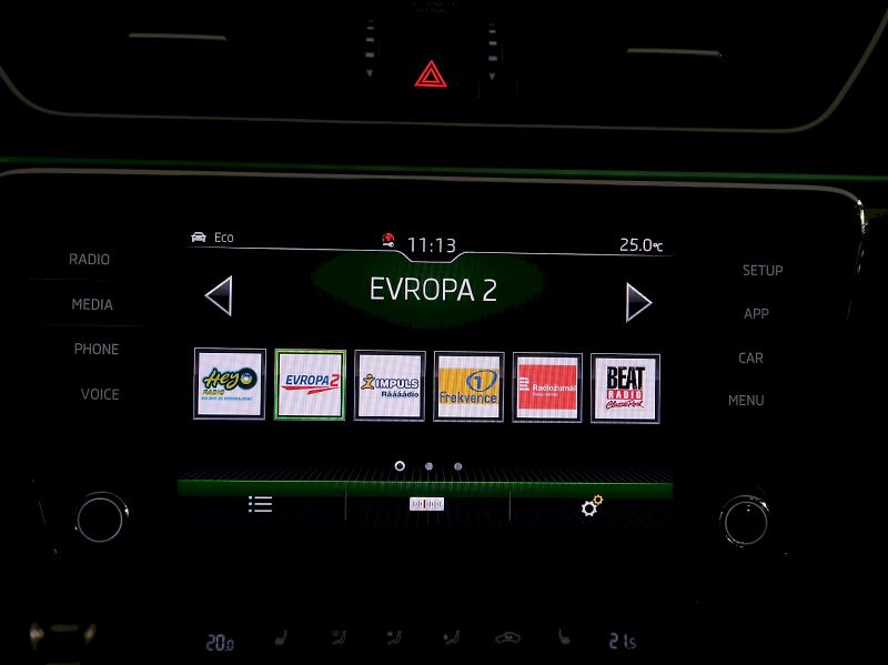 Škoda Superb (2018) SPORTLINE 2.0TDI 140KW CANTON - fotka 23 z 41
