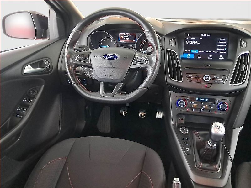 Ford Focus (2018) ST-Line 1.5 EcoBoost, ČR,1.maj - fotka 7 z 20