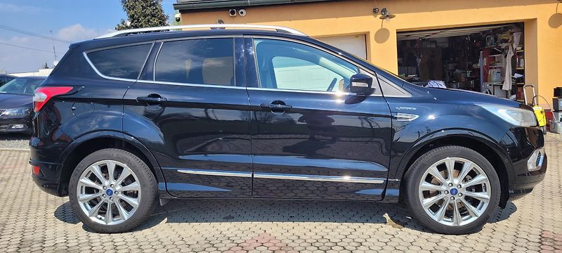Ford Kuga (2017) 2,0TDCi 132kW DSG 4×4 Vignale  - fotka 4 z 52