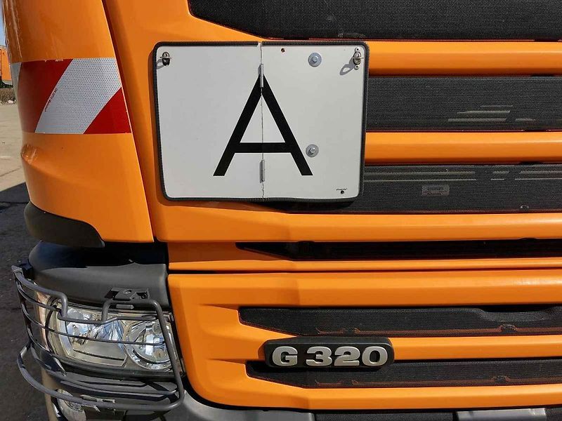 Popelářský vůz Scania G320.
