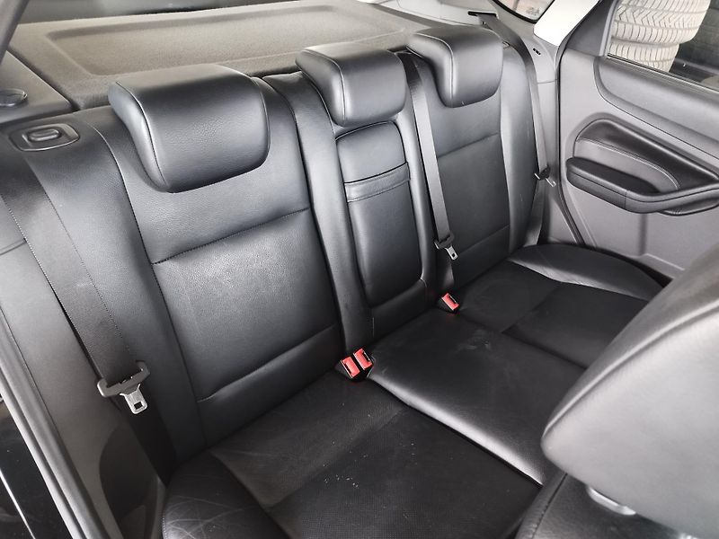 Ford Focus (2006) 2,0i,107KW,AUTOMAT,XEN,ALU,NAV - fotka 12 z 36