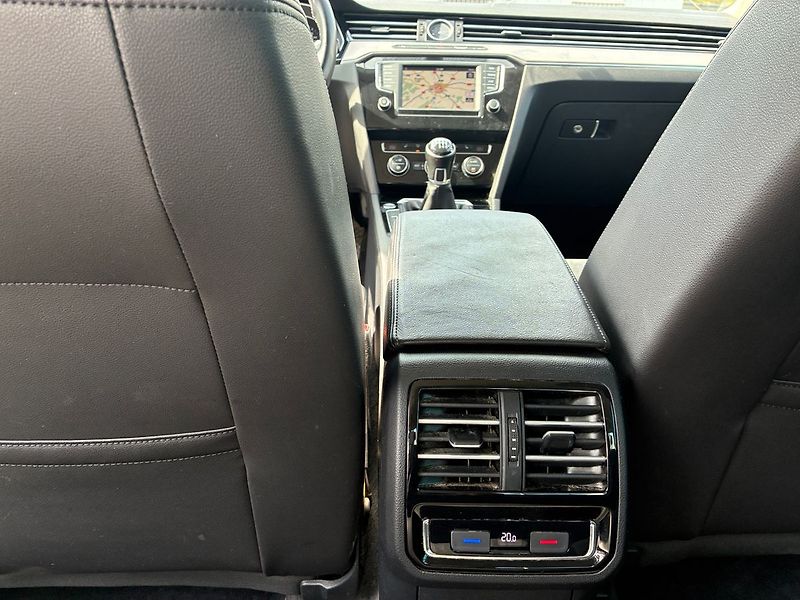 Volkswagen Passat 2.0 TDi 110 kW 4x4 HighLine ČR - fotka 17 z 26