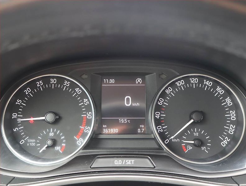 Škoda Fabia (2016) 1.4 TDI, nová STK, zamluveno - fotka 11 z 15