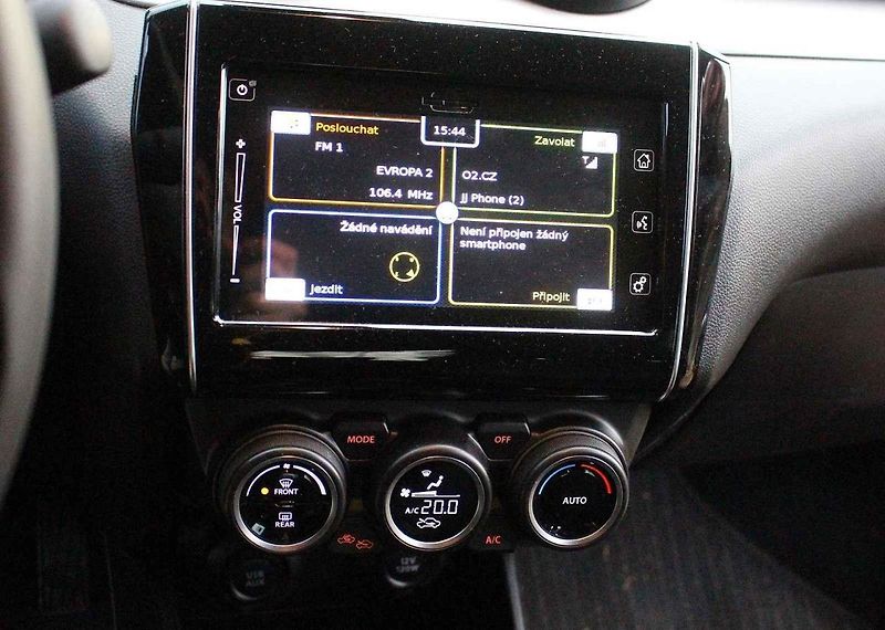 V zimě se tato verze Suzuki Swift cítí úplně skvěle