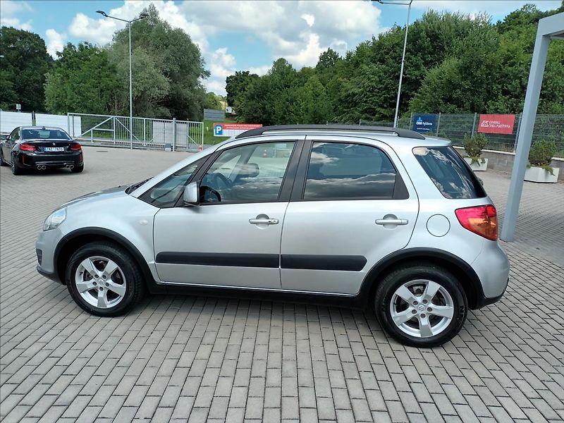 Suzuki SX4 1,6 VVT,88KW,4X4,VÝHŘEV,KOLA - fotka 8 z 47