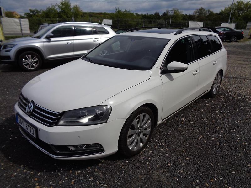 Volkswagen Passat 2,0 - fotka 3 z 17