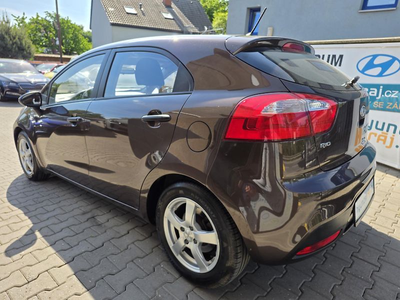 Kia Rio 1.4-1MAJITEL-SERVISOVÁNO-KLIMA - fotka 6 z 16