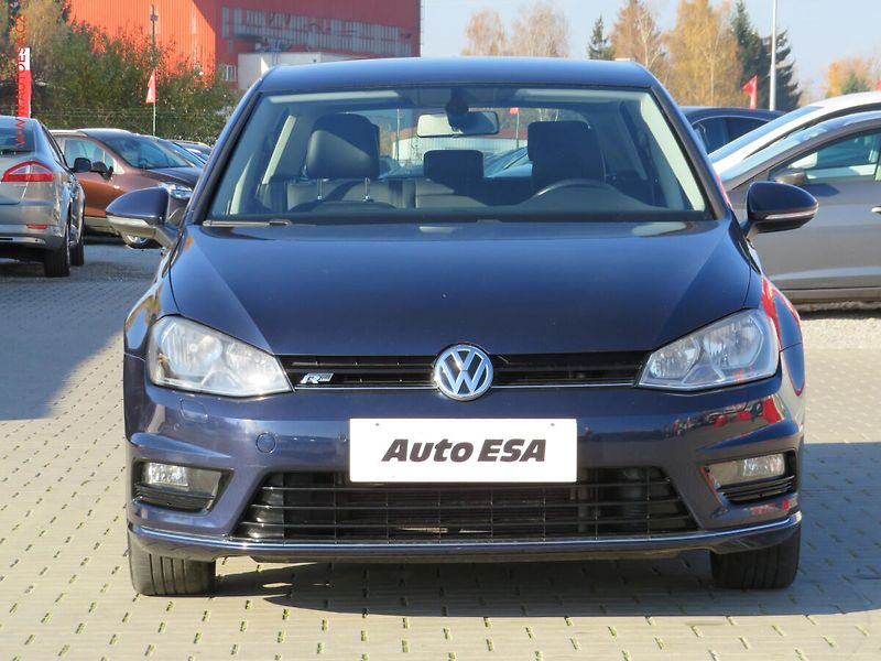 Volkswagen Golf (2016) 1.4TSi, R-line, navi - fotka 2 z 27