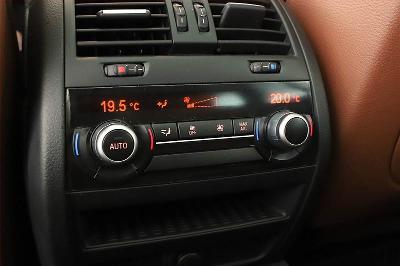 BMW Řada 5 (2012) 530d xDrive, 4X4, Automat - fotka 13 z 20
