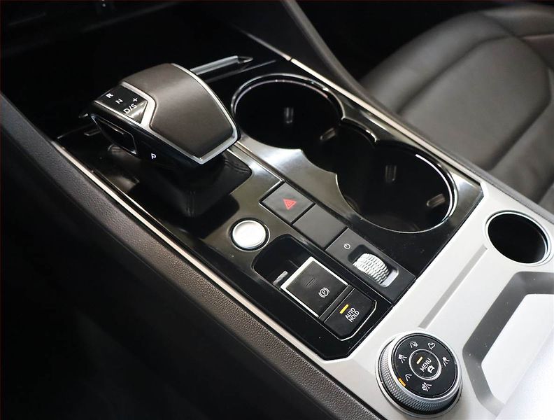 Volkswagen Touareg (2019) 3.0 TDI - fotka 13 z 24