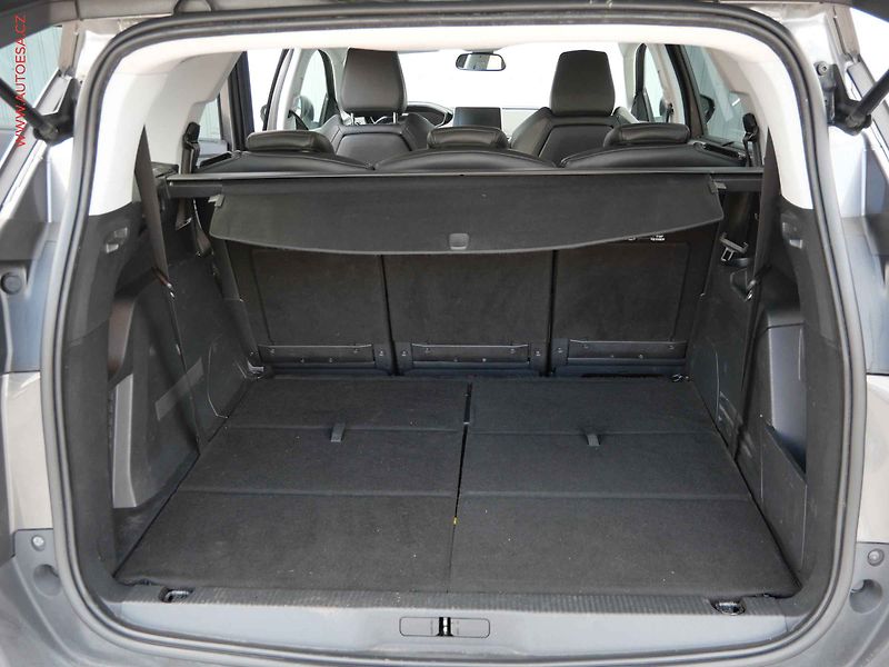 Peugeot 5008 (2018) 2.0HDi, AT, LED, kamera - fotka 7 z 28