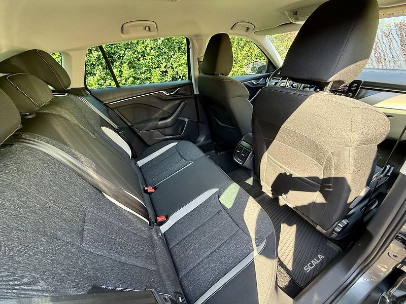Škoda Scala (2022) 1.5TSi 110kW STYLE Kamera ČR  - fotka 10 z 16