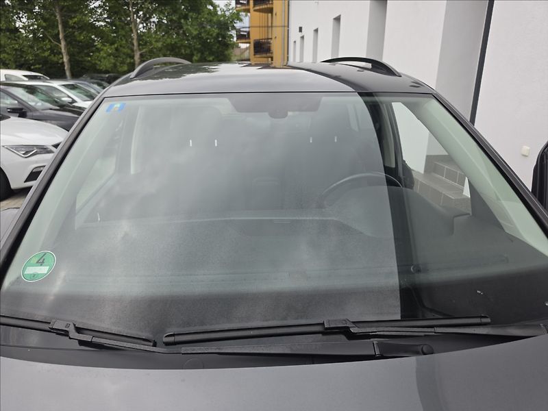 Volkswagen Touran 1,4 TSi 110KW DSG 7 MÍSTNÝ - fotka 51 z 52