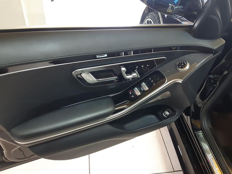 Mercedes-Benz Třídy S S500 4MATIC AMG PAKET MAX VÝBA - fotka 34 z 58