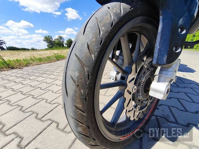 Benelli TRK 251 (2023) - fotka 8 z 12