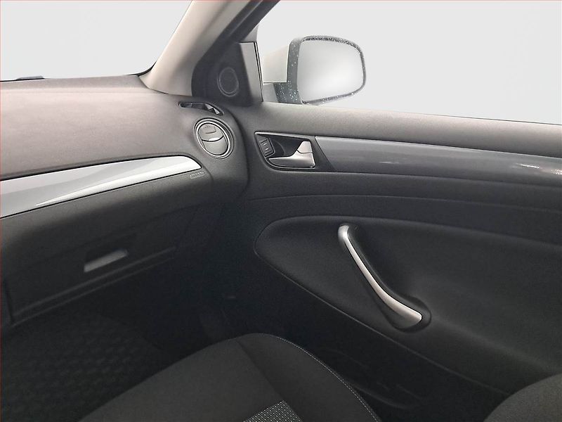 Ford Mondeo (2012) 2.0 TDCi, Vyhř. sedaček - fotka 8 z 18