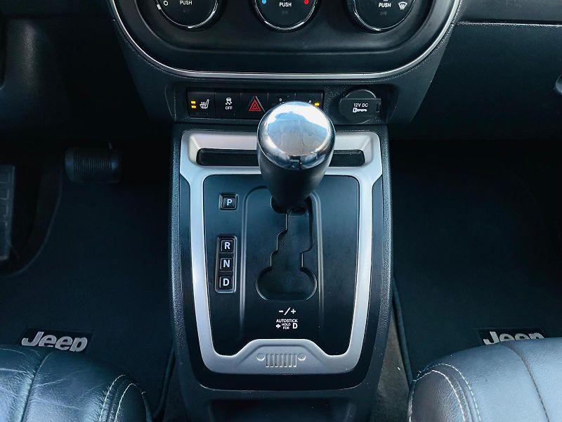 Jeep Compass 2.4i 4x4 AUT KAMERA TAŽNÉ - fotka 37 z 47