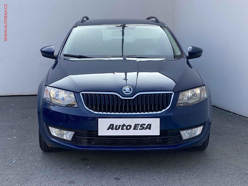 Škoda Octavia (2013) 2.0 TDi, DSG, park.čidla - fotka 2 z 18