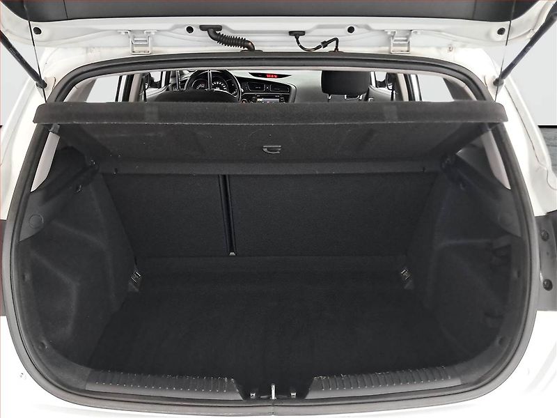 Kia Ceed (2013) 1.6 GDI, Serv.kniha, Navi - fotka 14 z 18
