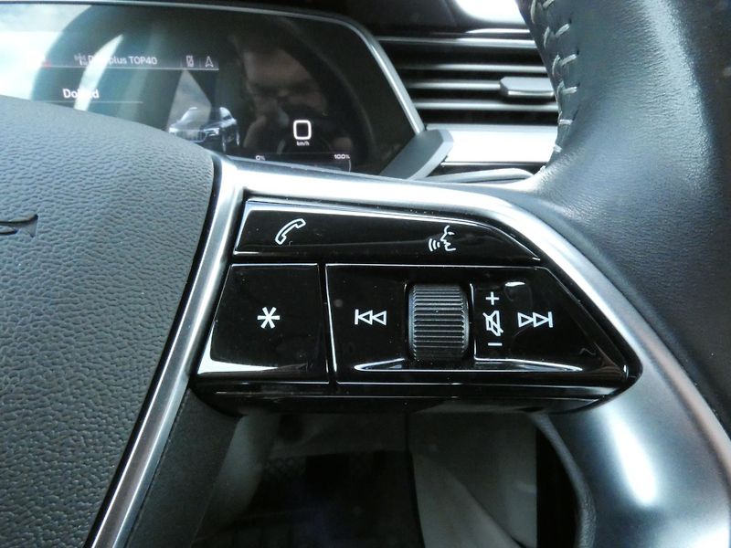 Audi e-tron (2020) 55 Quattro SoH100% - fotka 25 z 30